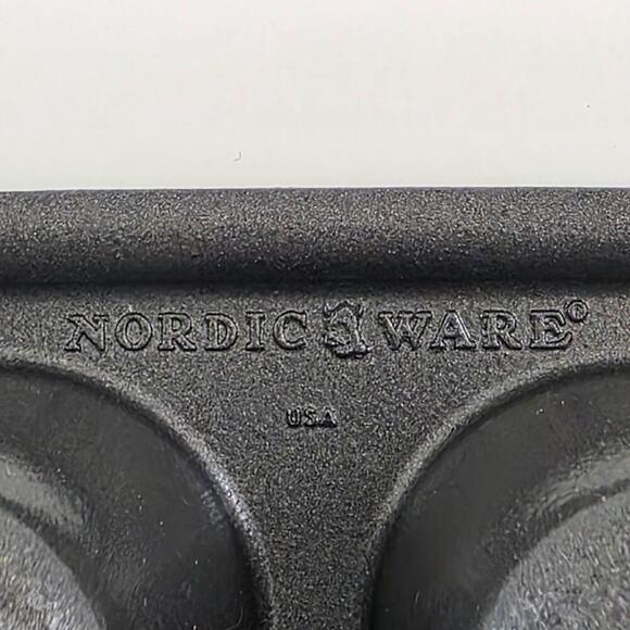 Nordic Ware Holiday Bakeware Pan Nonstick Christmas Mini Loaf Mold USA - Picture 6 of 16